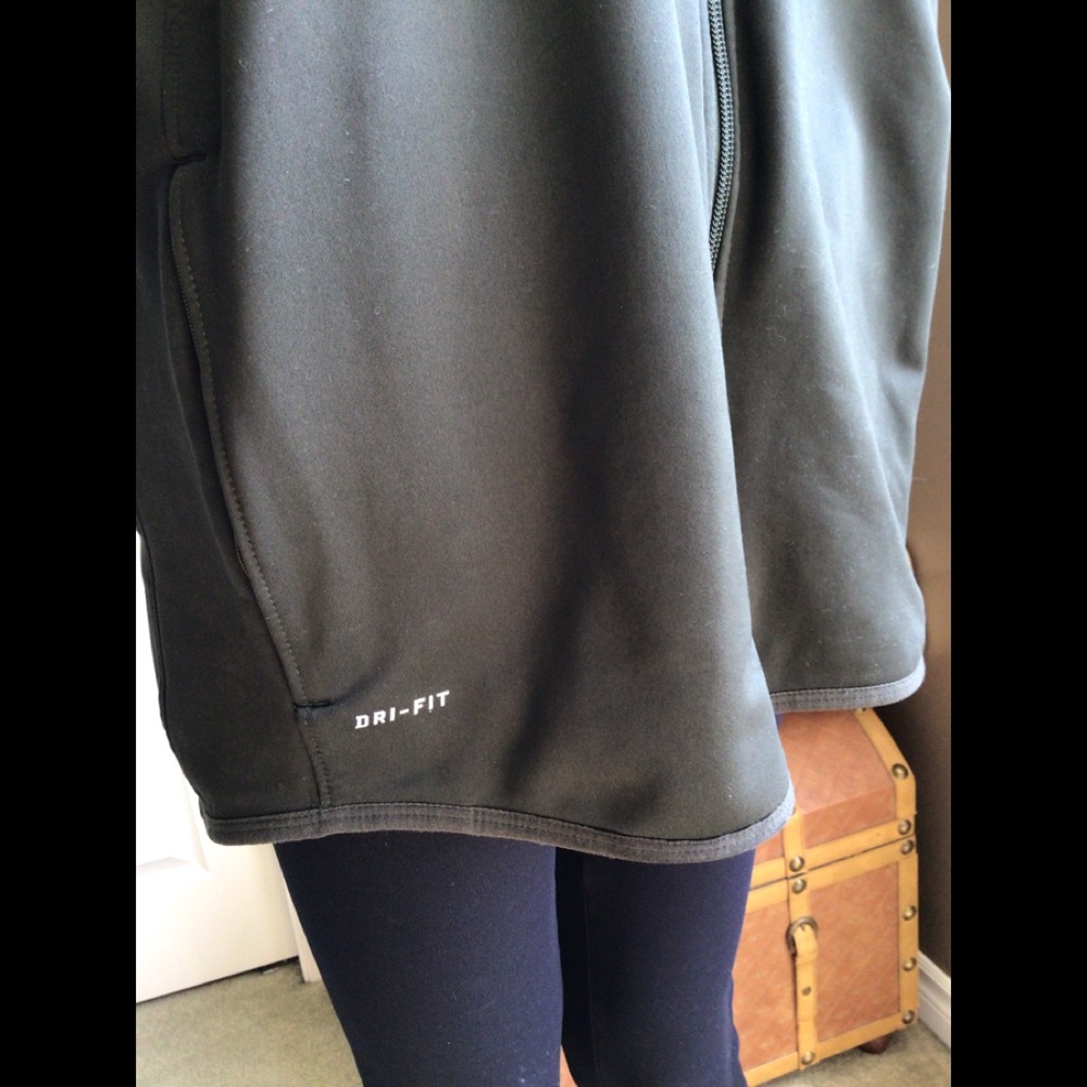 Nike Dri-Fit Lime Green and Black Jacket - Picture 3 of 11